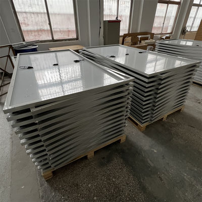 CE TUV-Zertifikat 450 Watt Solarzellen für 3 Dioden MC 4 25 Einzelkristall Silizium